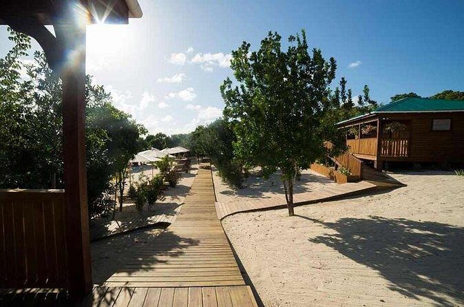 Adventure Power Boat Tour Antigua and Private Laviscount Island - Crew, group size, and how the day flows