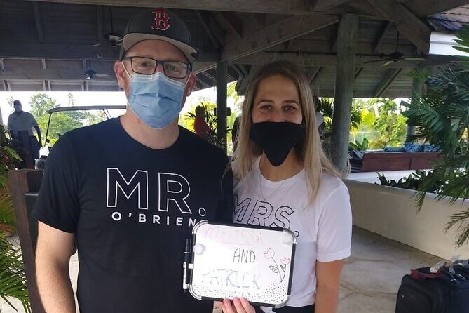 Round-Trip Transfer between Antigua Airport and Antigua Hotels - Flight Tracking: Delays Handled, Not Ignored
